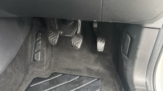 Nissan Qashqai 1.3 DiG-T MH N-Connecta 5dr Petrol Hatchback